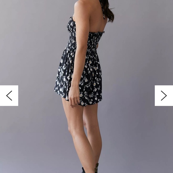 NWT Urban Outfiters black daisy strapless romper - Picture 5 of 5
